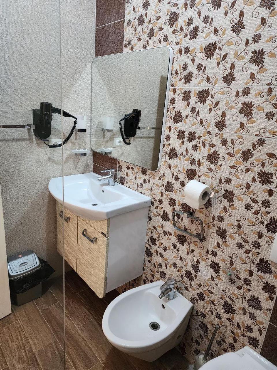 Hotel Maren Durrës Zimmer foto