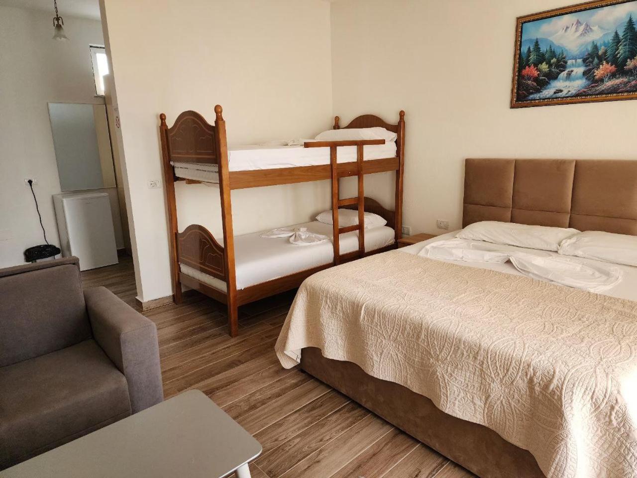 Hotel Maren Durrës Zimmer foto